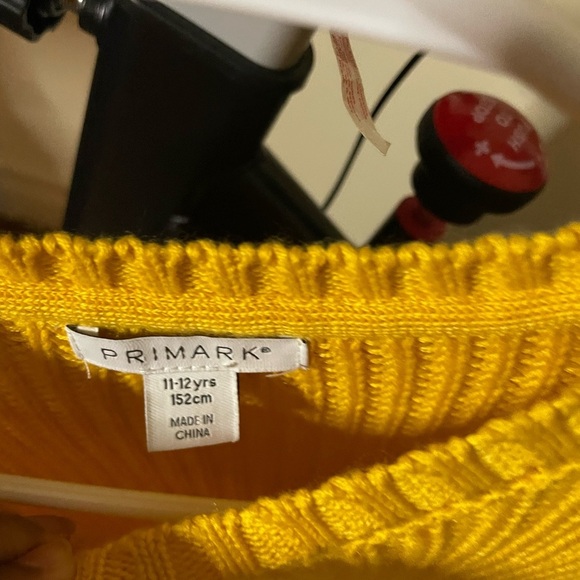 Yellow Lace  sweater top​ - Picture 3 of 3
